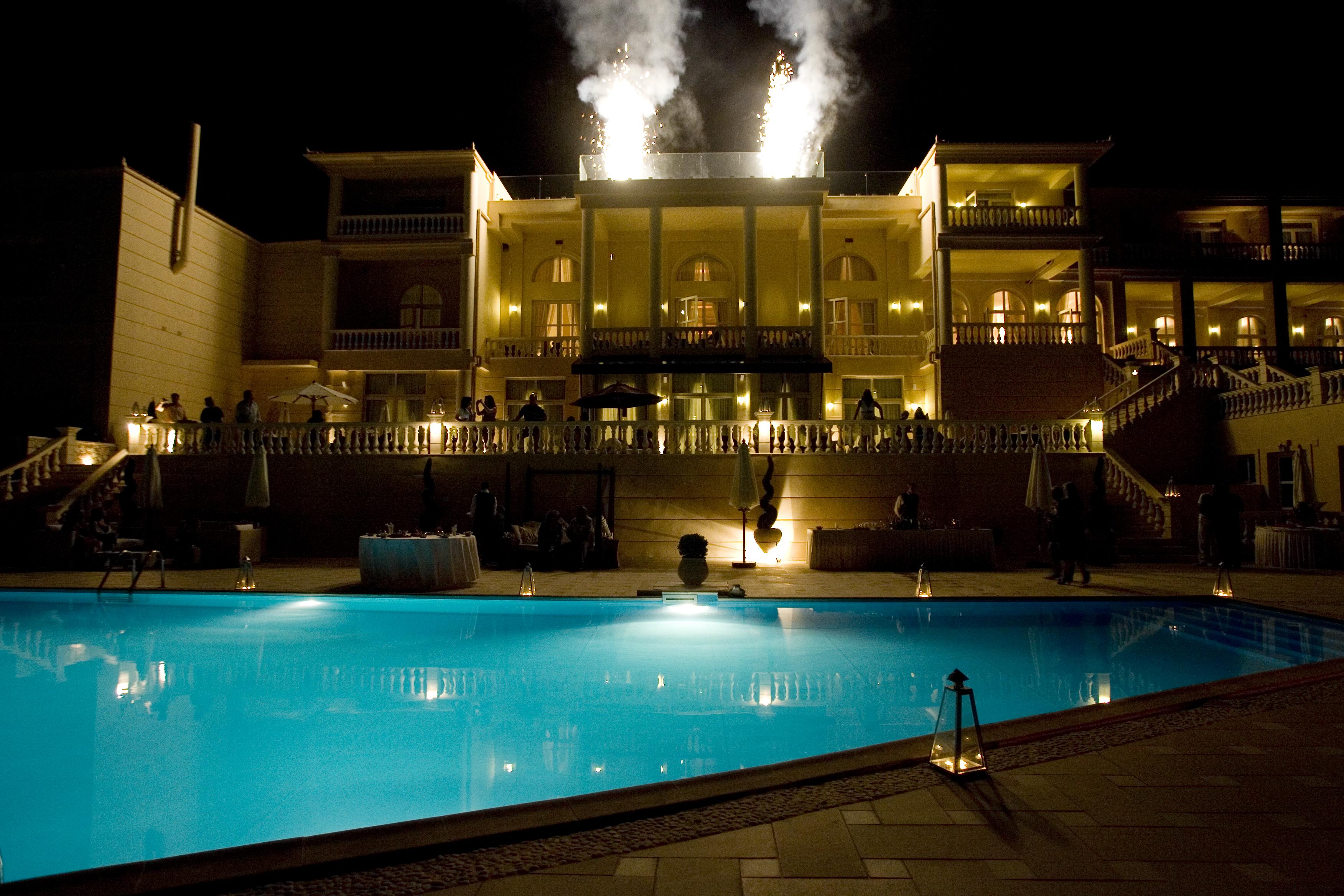 Mabely Grand Hotel Kampi  Exterior foto