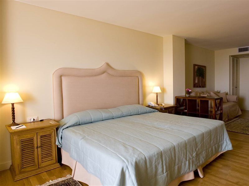 Mabely Grand Hotel Kampi  Exterior foto