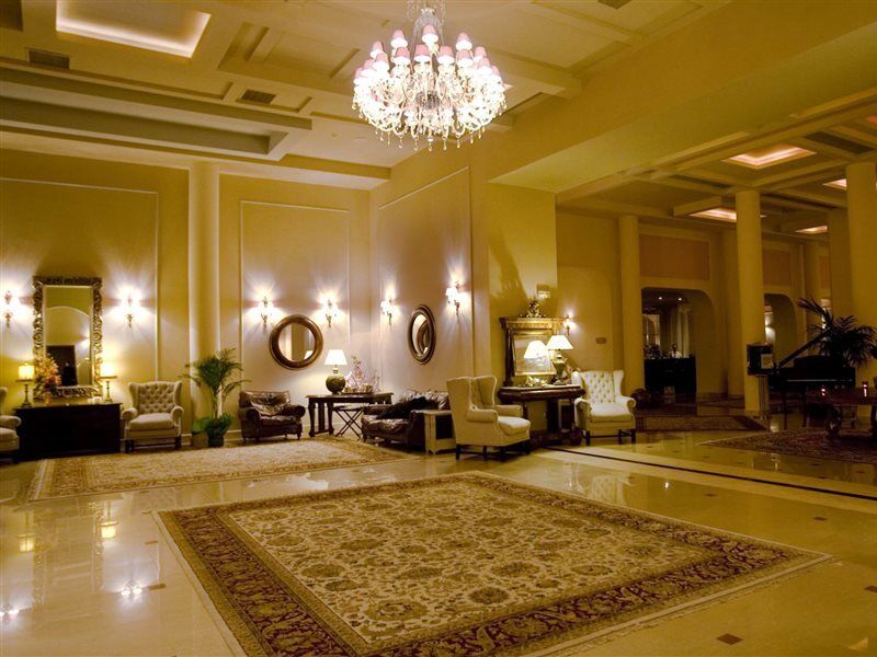 Mabely Grand Hotel Kampi  Exterior foto